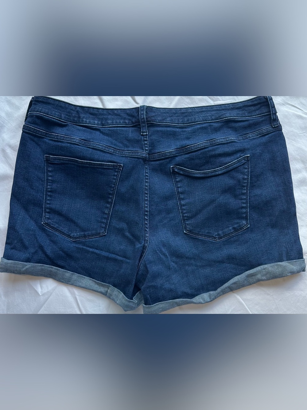 Women’s Universal Thread Dark Wash Distressed Roll-Cuff Denim Shorts Size 18 - Picture 6 of 6